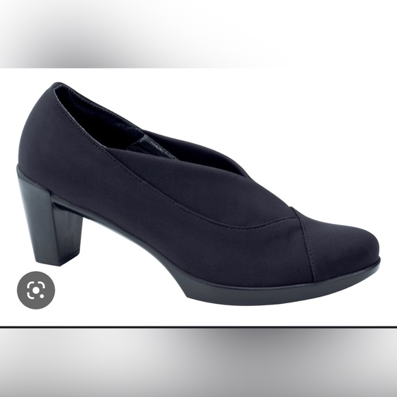 NWOT Naot Lucente black pump - US10 - Picture 1 of 5